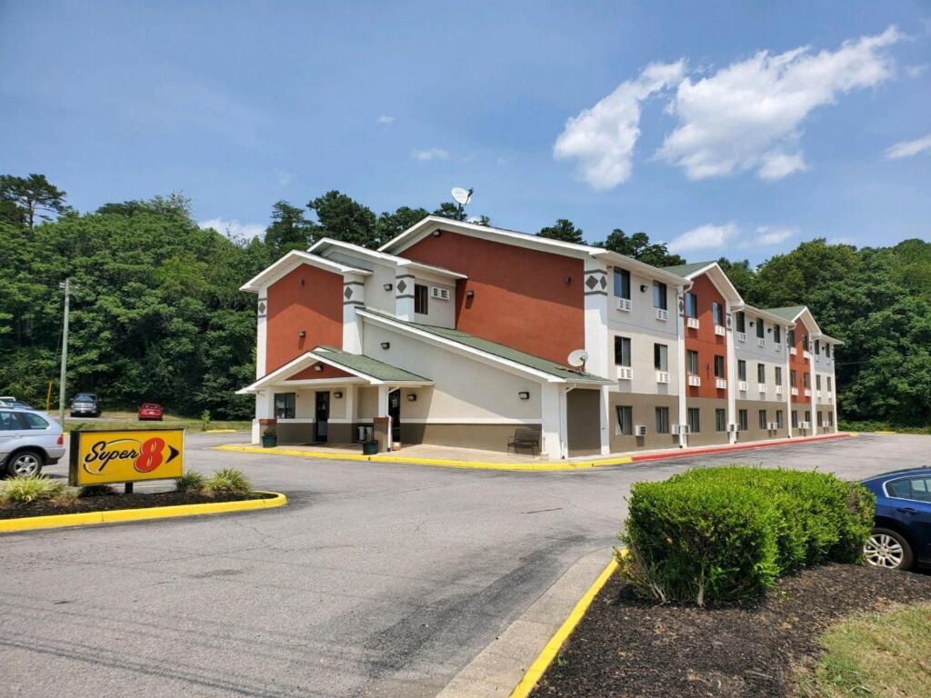Super 8 By Wyndham Salem Va Motel Bagian luar foto