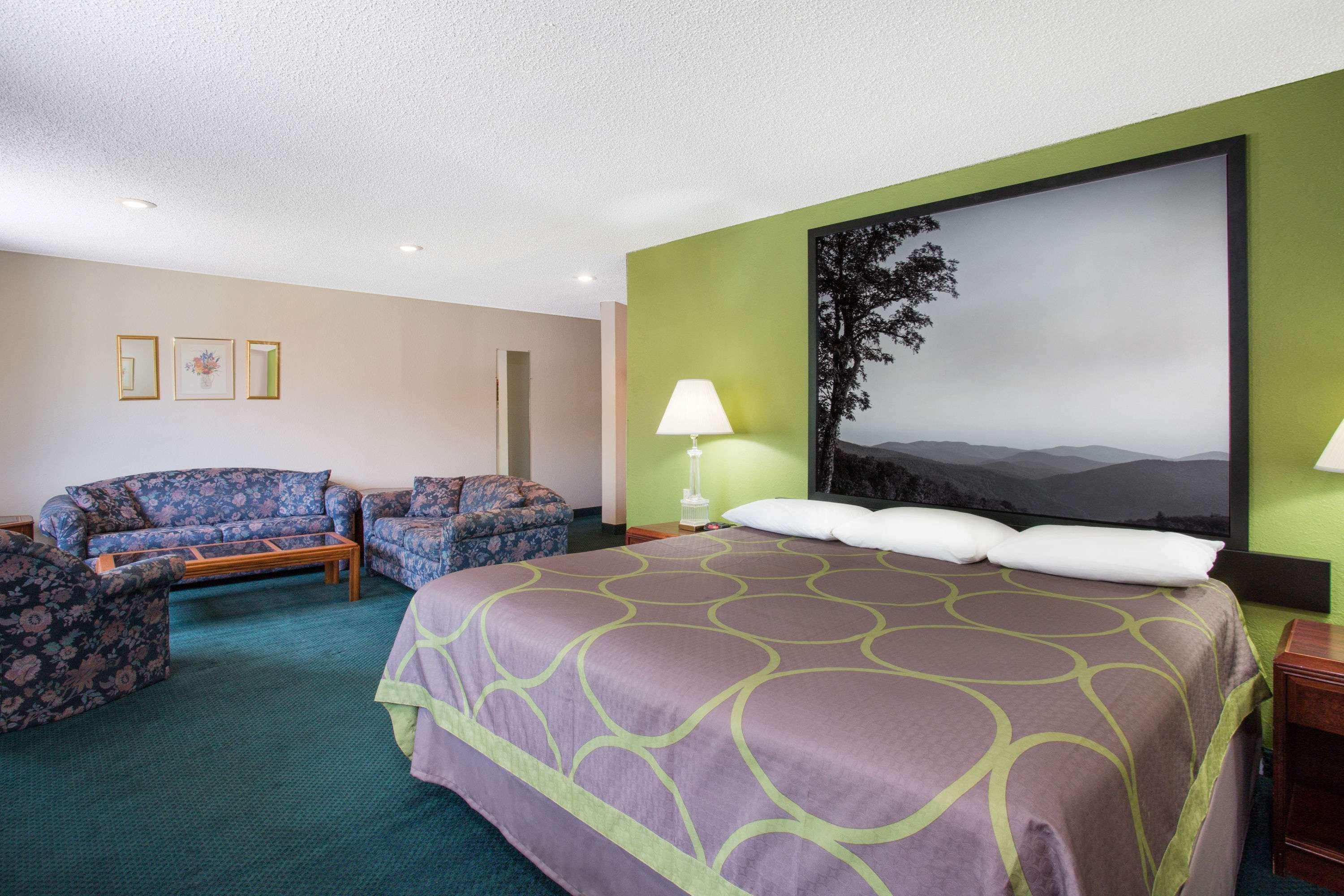 Super 8 By Wyndham Salem Va Motel Bagian luar foto