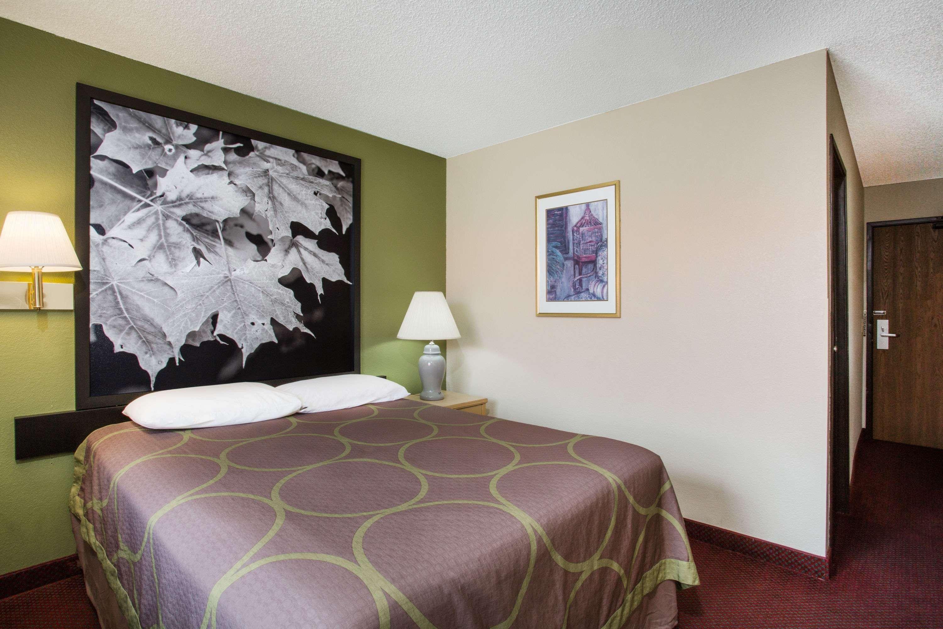 Super 8 By Wyndham Salem Va Motel Bagian luar foto