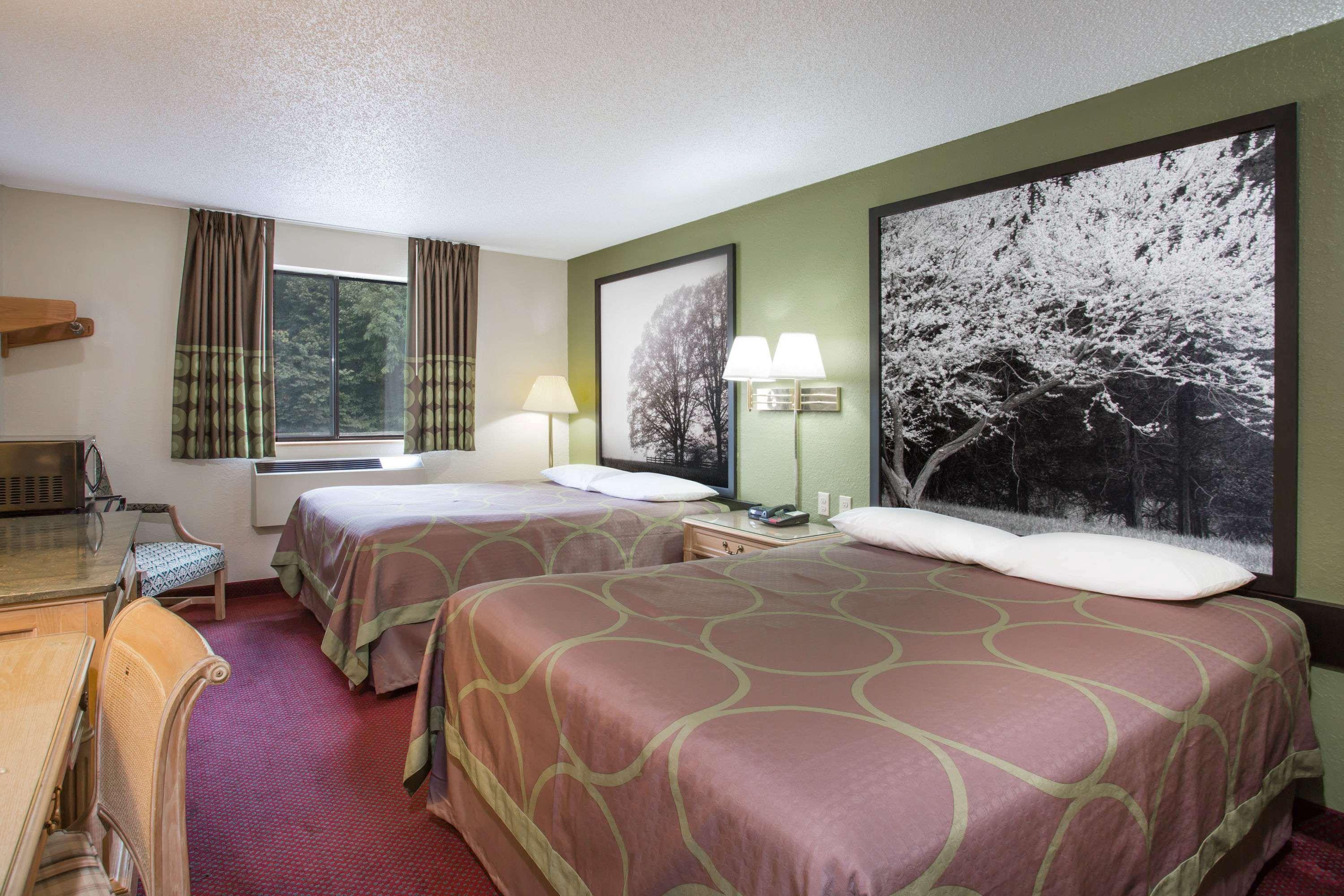 Super 8 By Wyndham Salem Va Motel Bagian luar foto