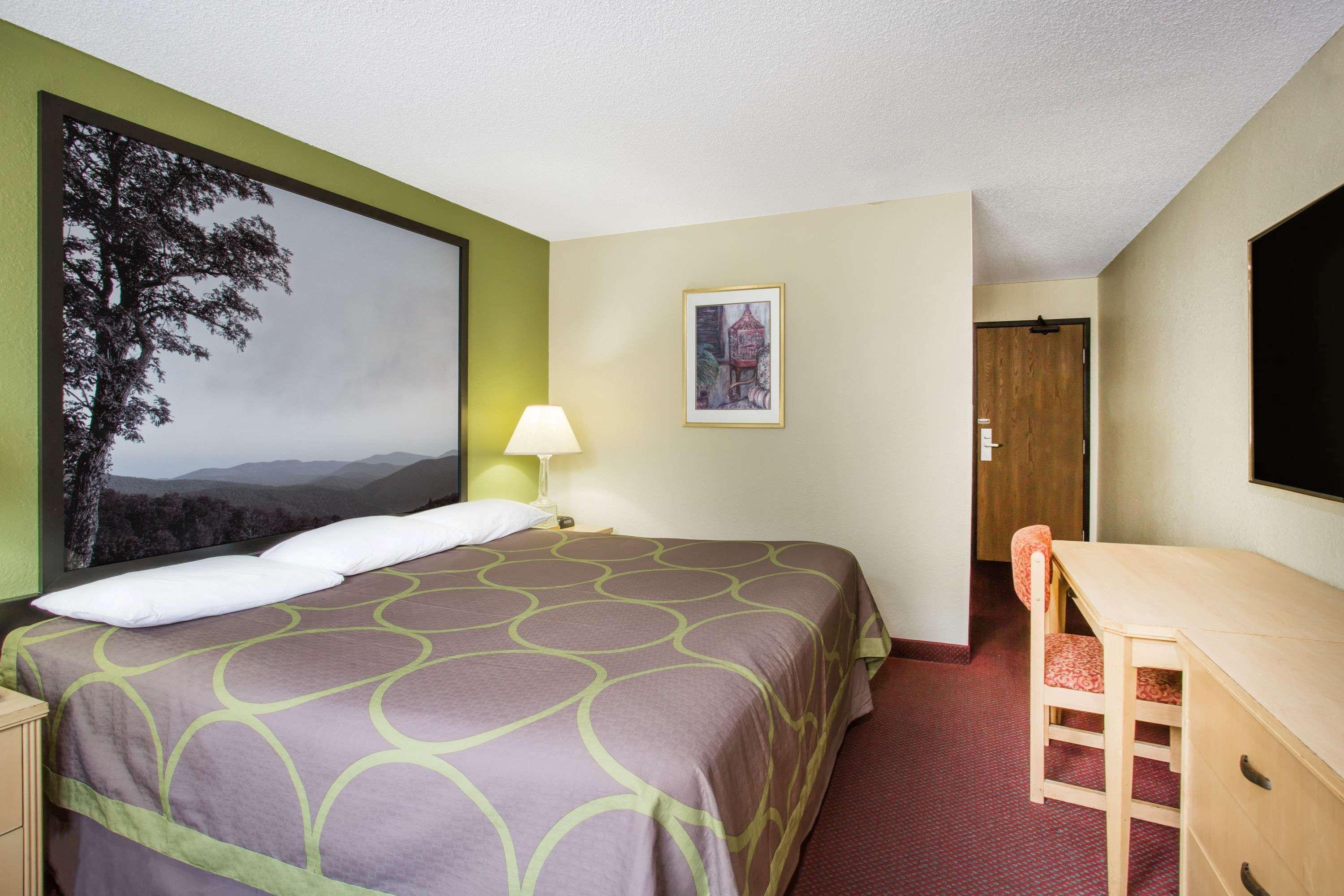 Super 8 By Wyndham Salem Va Motel Bagian luar foto